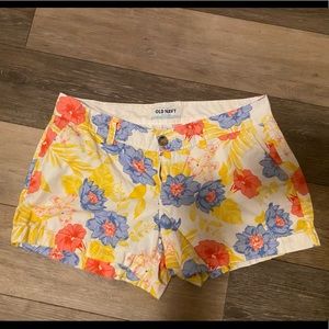 Floral 3 Inch Seam Size 6 Old Navy Shorts